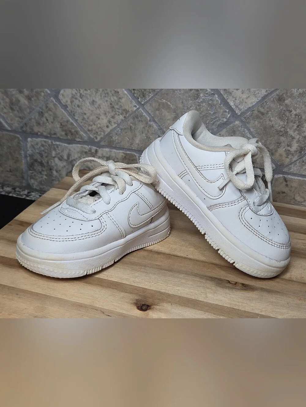 Nike Air Force 1 Kids White Faux Leather Sneakers with Swoosh Size 6 C Toddler